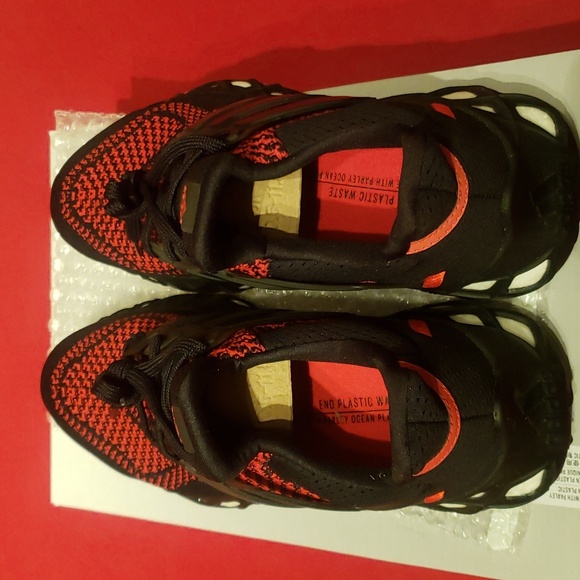 Lot of 2 Mens size 10 Red/Black/White Adidas Ultraboost DNA Web shoes and Sack - Picture 4 of 11